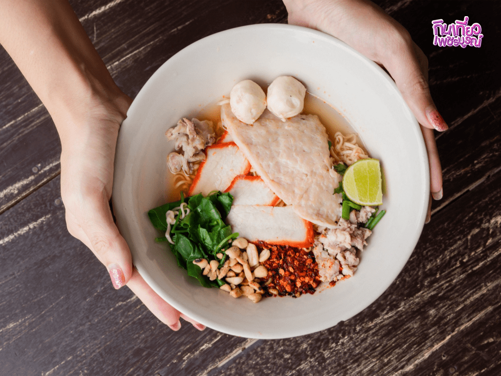 ก๋วยเตี๋ยวตำลึงยกนิ้ว